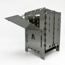 Bushcraft Essentials Holzrutsche Bushbox XL mit steilerem Winkel eingebaut
