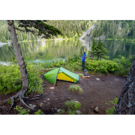 Hilleberg Akto Einbogenzelt 30 Jahre Anniversary Edition Seite geöffnet draußen