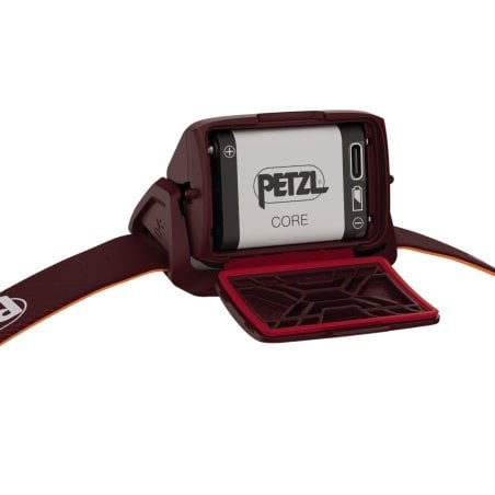 Petzl Actik Core Stirnlampe mit aufladbarem Akku mit USB-C Anschluss