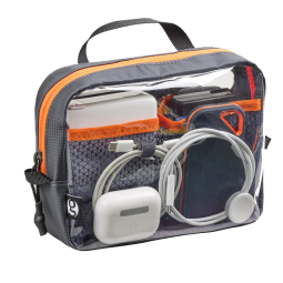 Gossamer Gear Clear Cube beispielhaft mit elektronischem Zubehör gefüllt