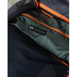 Gossamer Gear Shoe Cube im Reiserucksack eingebettet