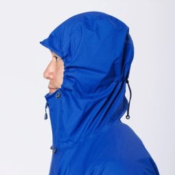 Seitenansicht der verstellbaren Kapuze der Montbell Storm Cruiser Jacket