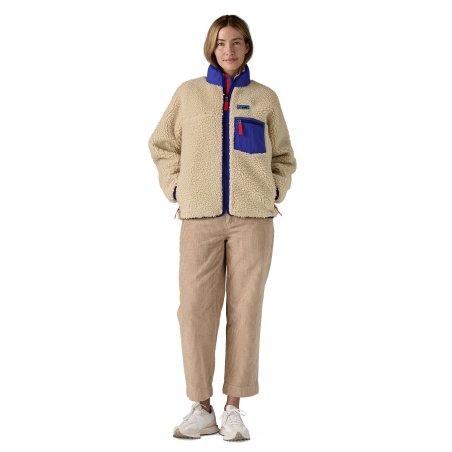 Patagonia Classic Retro-X Fleece Jacket Damen Dark Natural von 176 cm großem Model in Größe Small getragen