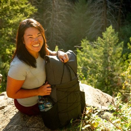 Symbiosis Gear The Aspen ultraleicht Rucksack für Frauen mit Rolltop Verschluss