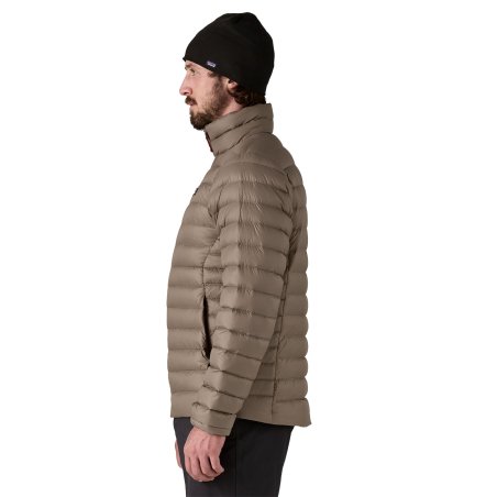 Patagonia Men's Down Sweater MRLB in der seitlichen Ansicht