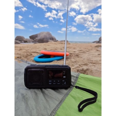 Origin Outdoors Kurbelradio Multi DAB+ ist perfekt für den Tag am Strand