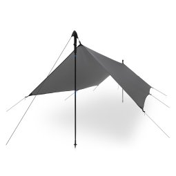 Liteway Simplex Tarp XL beispielhaft mit Trekkingstöcken aufgebaut