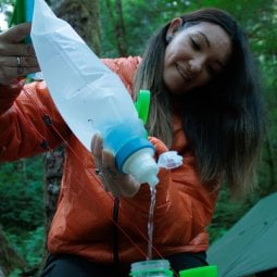 Cnoc VectoX 42 mm Faltflasche zum Wassertransport und zum Filtern geeignet (Filter nicht enthalten)