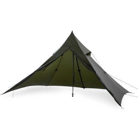 ultraleichtes Liteway PyraOmm Plus Tarp oliv mit separat erhältlichem Trekkingstpck aufgebaut