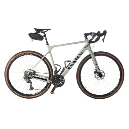 Position der Tatonka Bike Saddle Bag S Fahrradtasche beispielhaft an einem Fahrrad gezeigt