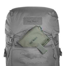 Tatonka Dump Pouch BC beispielhaft vorne im Rucksack verstaut