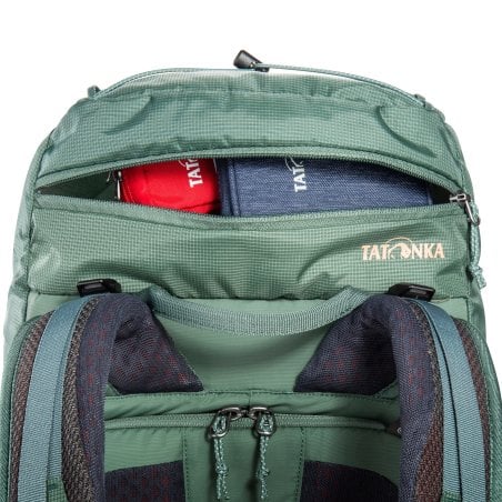 geöffnetes Deckelfach am Tatonka Norix 31 Rucksack Damen