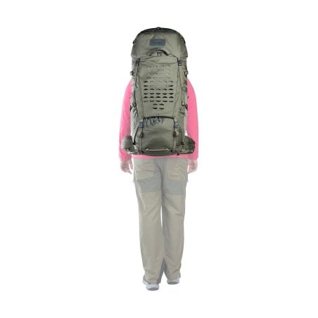 Tatonka Yukon 60+10 BC Rucksack Damen getragen zum Größenvergleich