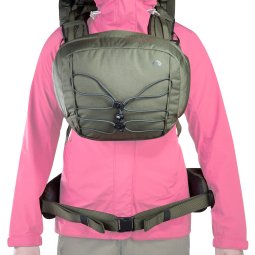 Tatonka Yukon 60+10 BC Rucksack Damen beispielhafte Ansicht mit Deckelfach vor der Brust getragen