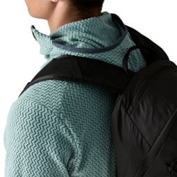 Patagonia R1 Air Full-Zip Hoody Blue Sage mit versetzten Nähten für bequemen Rucksacktransport
