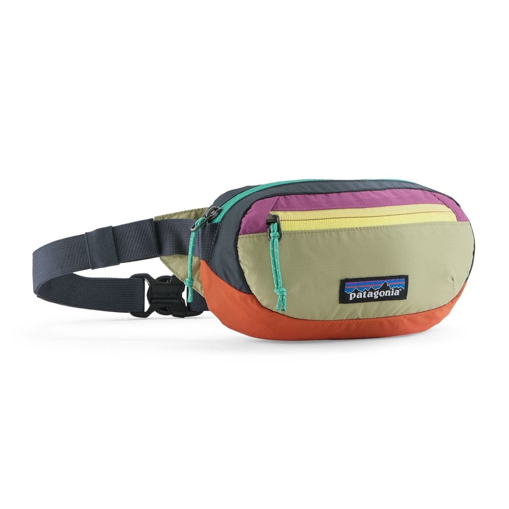 Patagonia Terravia Mini Hip Pack in der Farbe Patchwork Gumtree Green (PWGT)