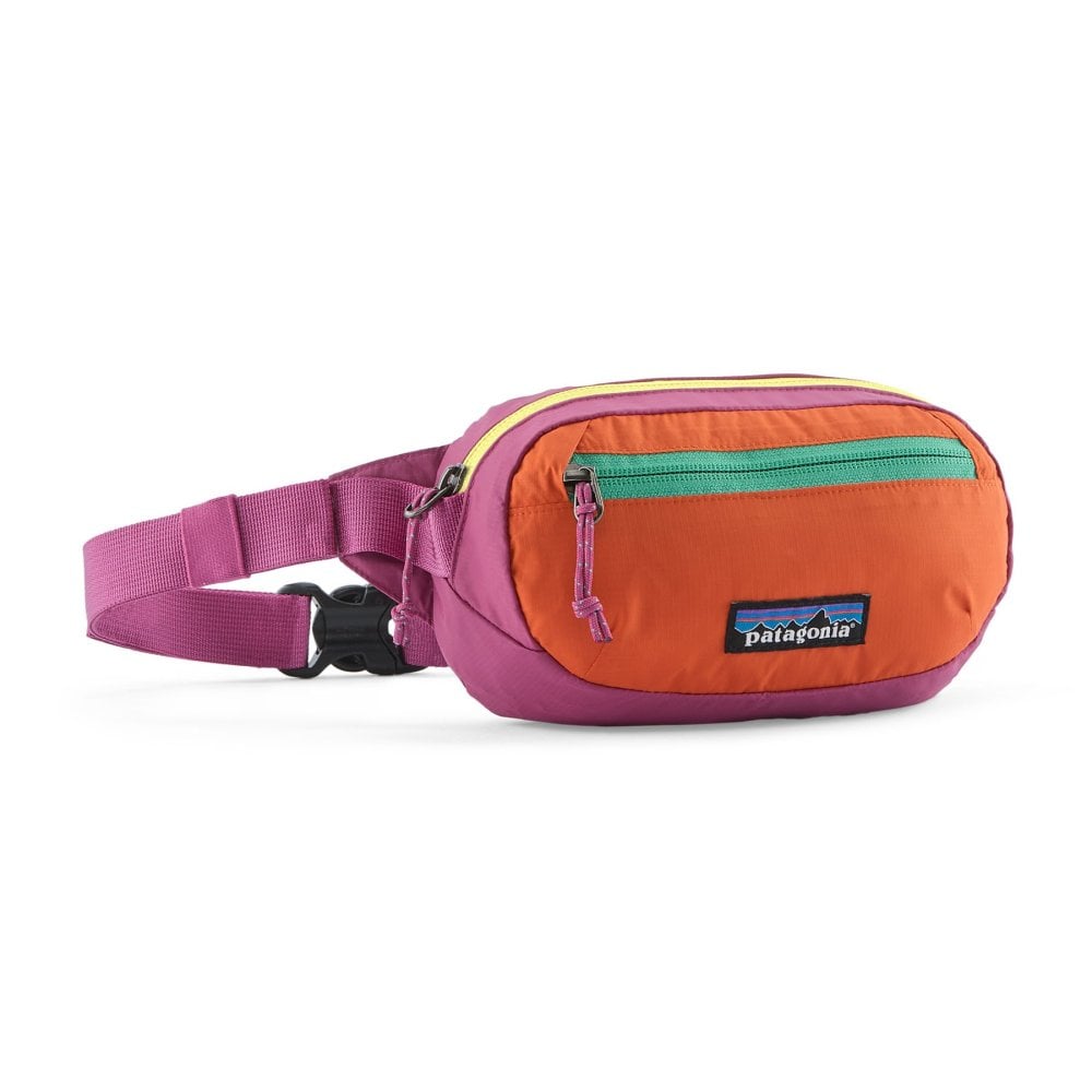 Patagonia Terravia Mini Hip Pack in der Farbe Faded Magenta (FDMG)