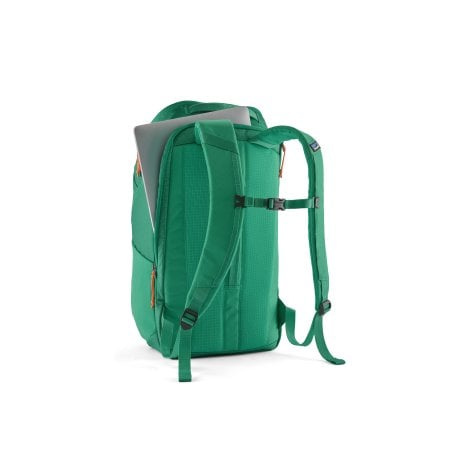 Laptopfach hinten am Patagonia Black Hole Pack 32L Rucksack in der Farbe Aqua Stone