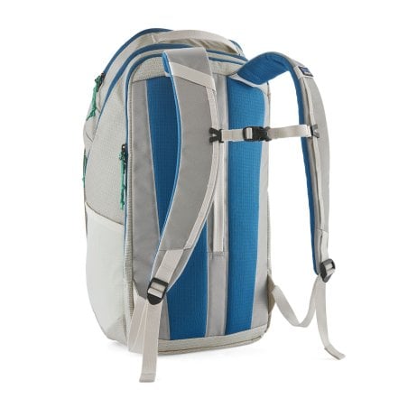 Rückseite Patagonia Black Hole Pack 32L Laptop Rucksack in der Farbe Birch White