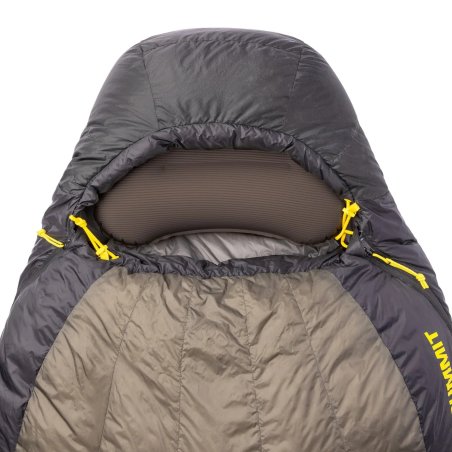 Sea to Summit Aeros Ultralight Reisekissen im Schlafsack genutzt
