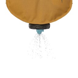 Sea to Summit Watercell X Wasserbehälter mit Duschventil im Einsatz