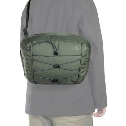 Deckelfach des Tatonka Yukon 70+10 BC Rucksacks als Umhängetasche getragen