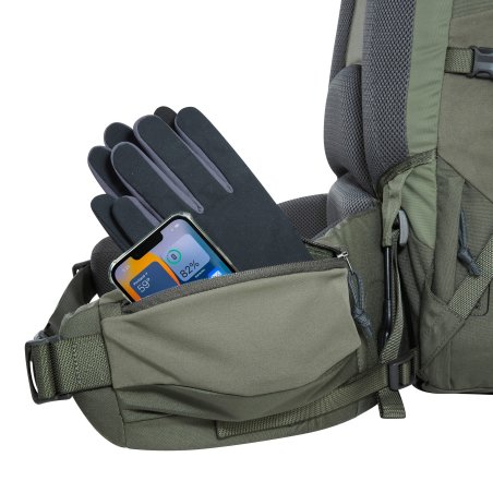 Hüftgurttasche am Tatonka Yukon 70+10 BC Bushcraft Rucksack