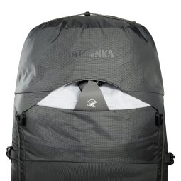 Robuste Schlaufe zur Befestigung deines Helms am Tatonka Norix 34 Rucksack