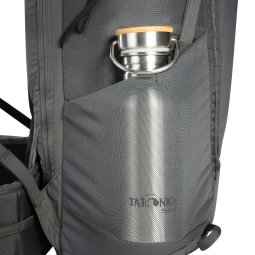 elastische Seitentaschen am Tatonka Norix 34 Rucksack