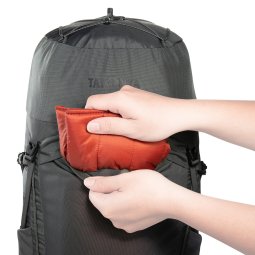 große Meshtasche vorne am Tatonka Norix 34 Rucksack für schnellen Zugriff