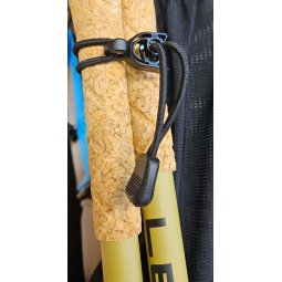 Walkon Heavy Duty Attachment Set 2er Pack Nahaufnahme an Trekkingstöcken befestigt