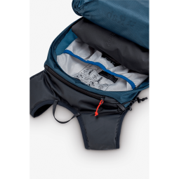 Blick in den Rab Nitron 18 Tagesrucksack Orion Blue hinein