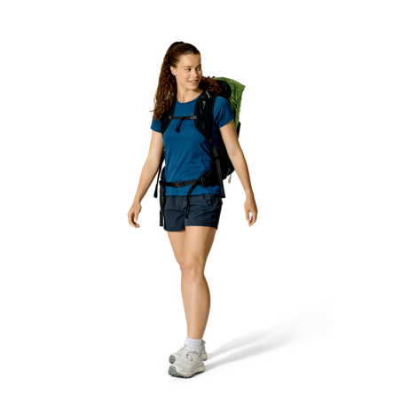 Rab Syclon XP 38ND wasserdichter Rucksack Damen getragen Frontansicht