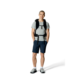 Rab Syclon XP 40 wasserdichter Rucksack Black/Dark Pewter getragen, von vorne