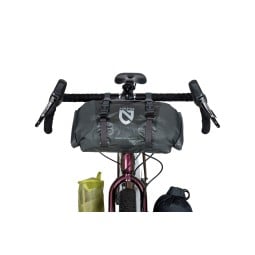 Nemo Dragonfly OSMO Bikepack 2P Zelt am Fahrradlenker befestigt