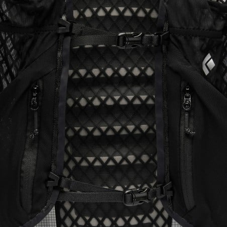 Detailansicht Rückensystem des Black Diamond Distance 15 Backpacks