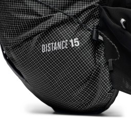 Black Diamond Distance 15 Backpack mit Aufdruck des Rucksacknamens