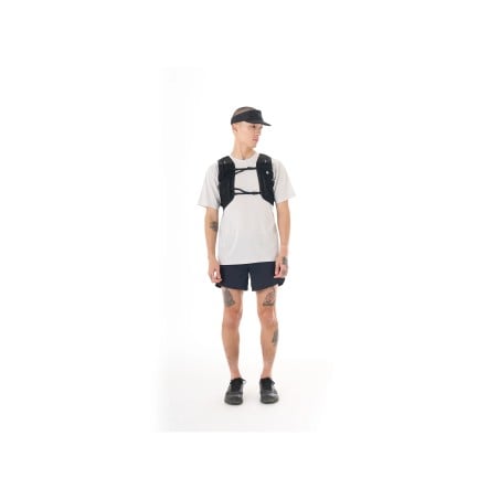 Black Diamond Distance 22 Backpack getragen von vorne betrachtet