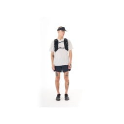 Black Diamond Distance 22 Backpack getragen von vorne betrachtet