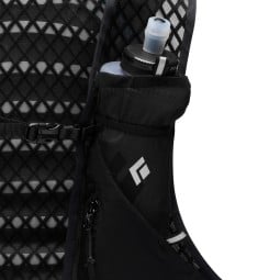 Black Diamond Distance 22 Backpack mit großen Taschen an den Schultergurten für Trinkflaschen
