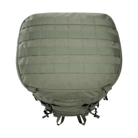 Tasmanian Tiger Base Pack 60 FO Rucksack Blick auf das mit MOLLE Schlaufen versetzte Deckelfach