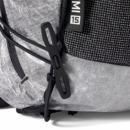 Hyperlite Mountain Gear Pemi 15  mit Aufnahme für eine Eisaxt