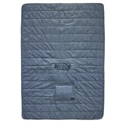 Therm-a-Rest Honcho Poncho Blue Woven Print als Decke ausgebreitet