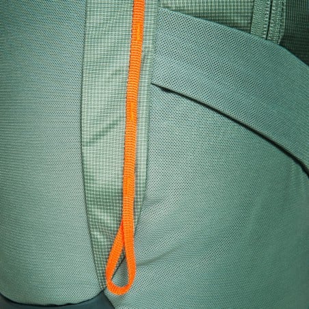 Tatonka Active Pack 15 Leichtrucksack mit schmalen Daiys Chains