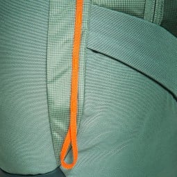 Tatonka Active Pack 15 Leichtrucksack mit schmalen Daiys Chains