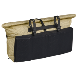 Gossamer Gear Piku Sling Badlands mit verstautem Hüftgurt und Befestigungsriemen für den Einsatz als Handlebar Pack
