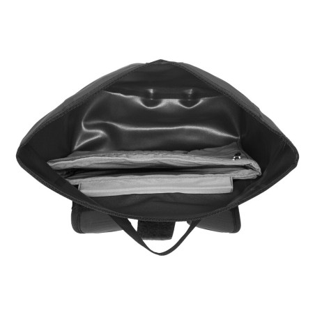 Blick in den ORTLIEB Velocity Lite 17L Tagesrucksack Black mit gepolsterten Innenfächern hinein