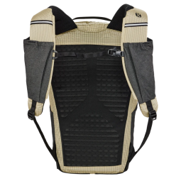 Gossamer Gear Cima 15 Tagesrucksack in einem Sand Ton Rückseite