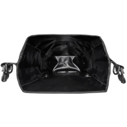 Blick in eine der beiden Taschen im ORTLIEB Gravel-Pack Set hinein