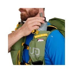 Ultimate Direction Fastpack 40 Rucksack mit geräumigen Taschen für Trinkflaschen